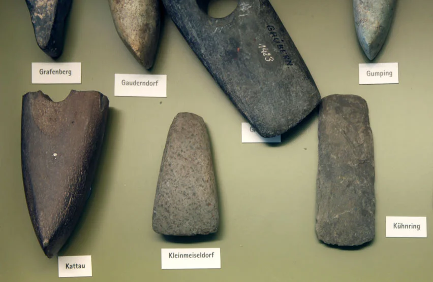 Steinbeile und Steinäxte aus verschiedenen Waldviertler Fundorten, Museum Krahuletz, Eggenburg