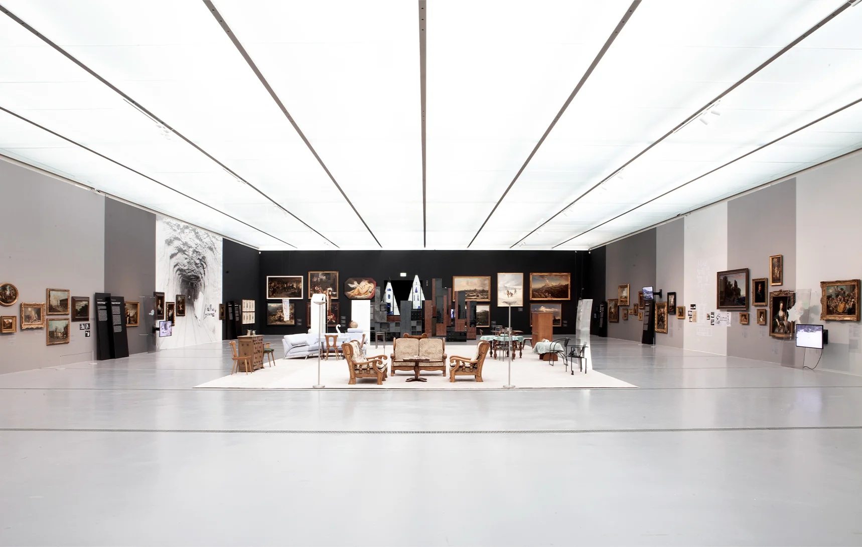 Ausstellungsansicht | Exhibition view Ruinenwert, Henrike Naumann