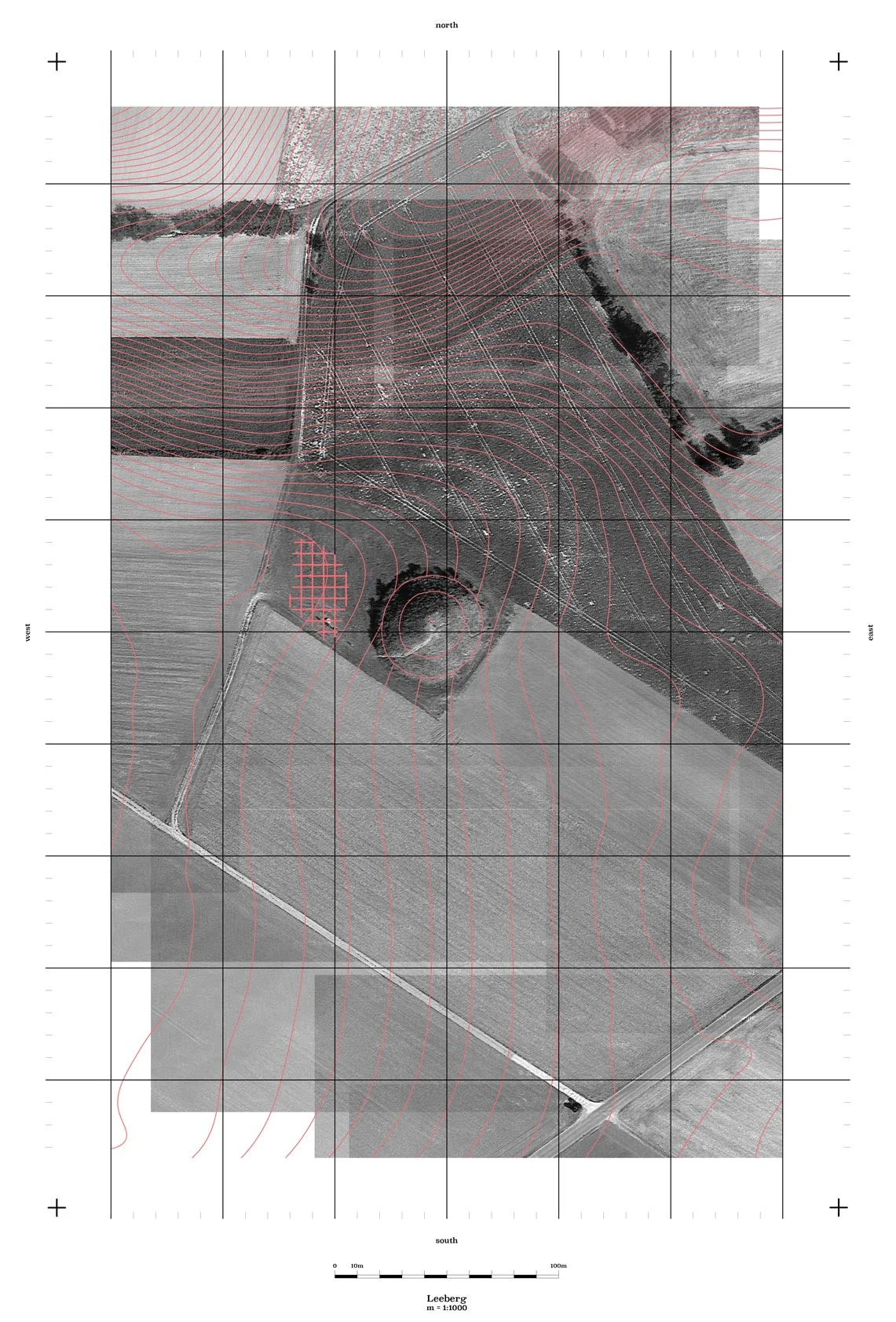 Lufaufnahme Leeberg, Großmugl; Grundriss mit Höhenlinien und Wegenetz/ Koordinatensystem